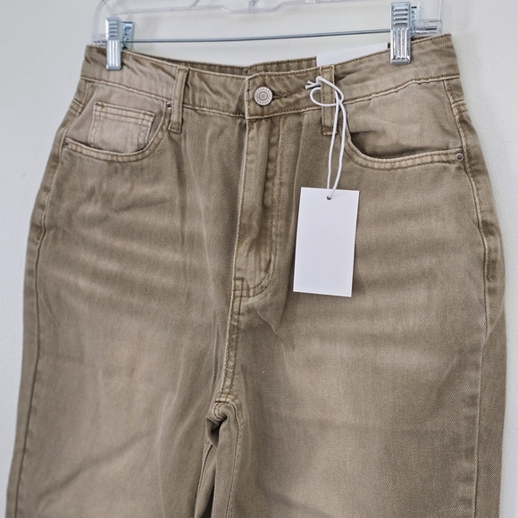 NWT Zenana Mid-Rise Straight Distressed Knee and Hem Cropped Jeans size 29 - Picture 3 of 11